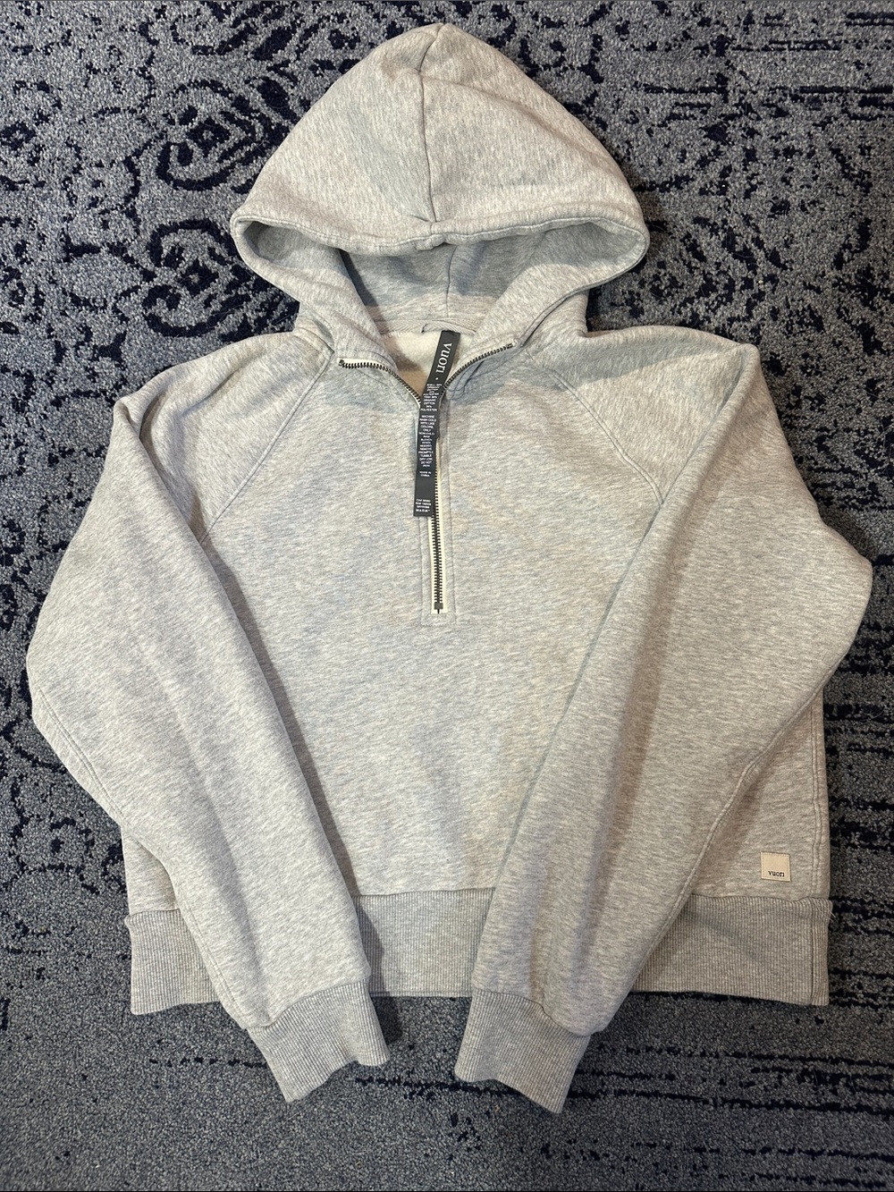 EUC Vuori Women’s Gray Quarter-Zip Hoodie Sweatshirt size small
